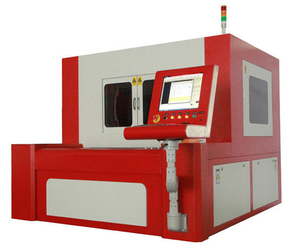 ඉහළ නිරවද්ය ලෝහ කොටස් සඳහා 380v 50 / 60hz ෆයිබර් ලේසර් කැපුම් යන්ත්රය